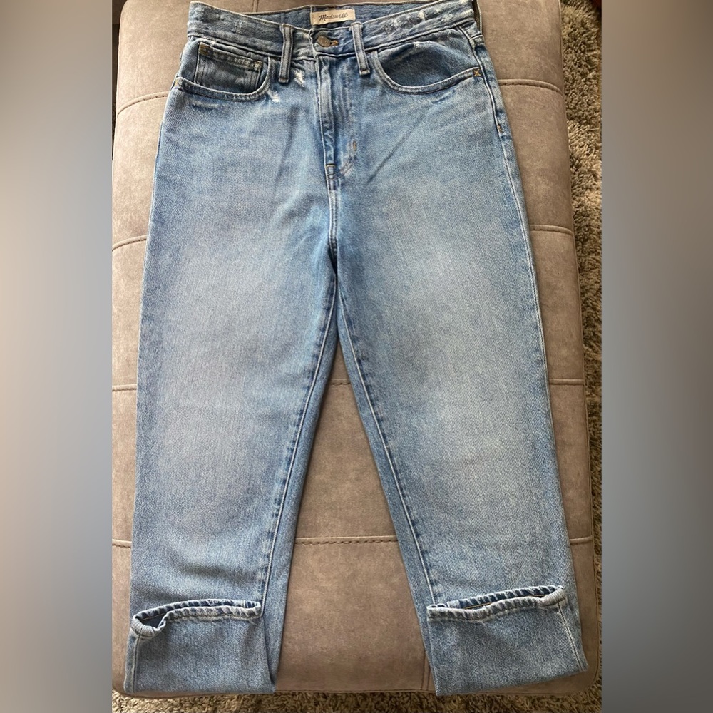 Madewell High Waisted Mom Jean. Size 25